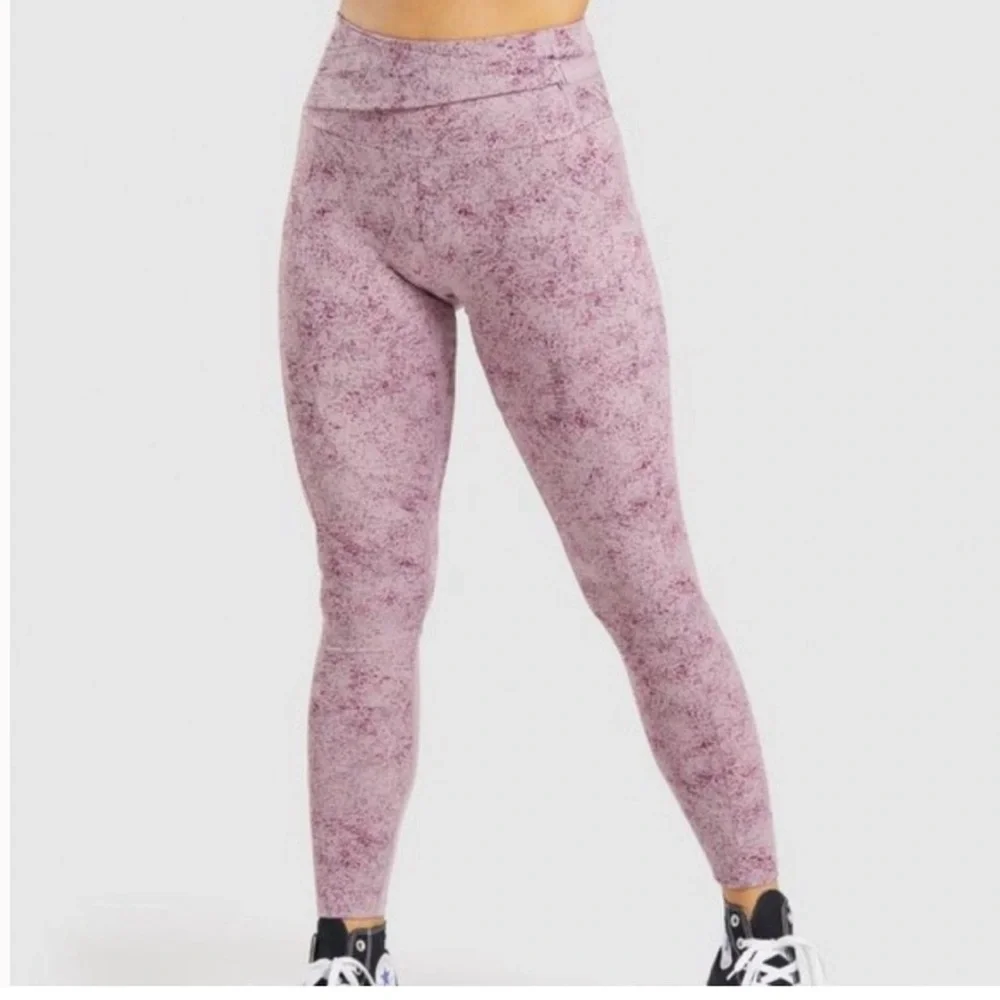 NWT Gymshark Chalk Leggings size XS in Mallow Purple - Adjustable Waist